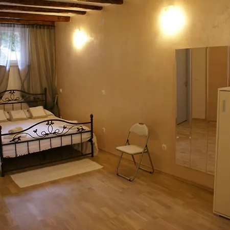 بيت ضيافة Studio Casale 2 روفينج