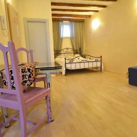 Gostinjska kuća Studio Casale 2 3*