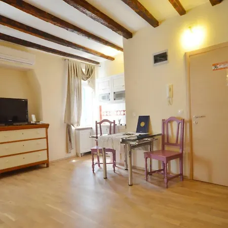 Studio Casale 2 Gostinjska kuća Rovinj
